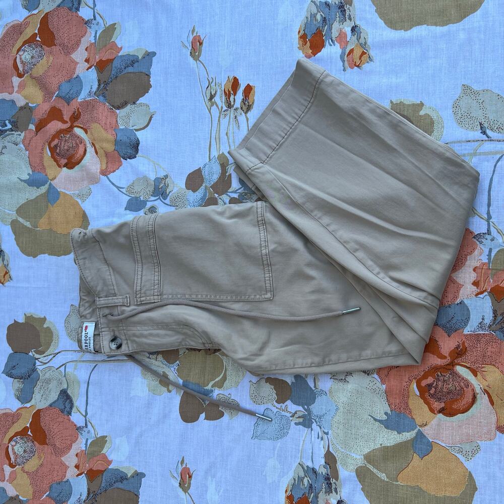 Liverpool Los Angles Tie Waist Large Front Pocket Khaki: Size 2/26